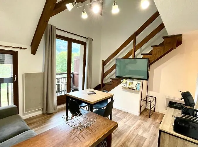 Duplex Du Pailhet, T3 Neuf, Vue Montagne, Parking, Navette, 500m Gare Et 2 Velos A Disposition Gratuitement * Bagnères-de-Luchon